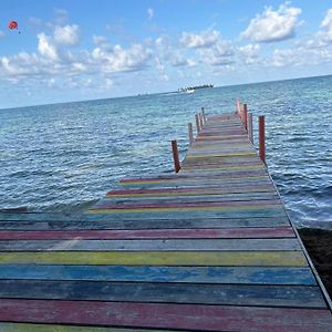 Bugry Beach Hostel San Andrés Exterior photo