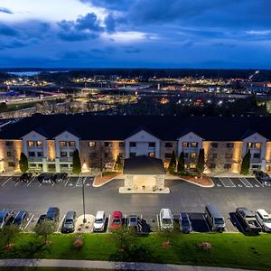 La Quinta By Wyndham Milwaukee Delafield Ξενοδοχείο Exterior photo