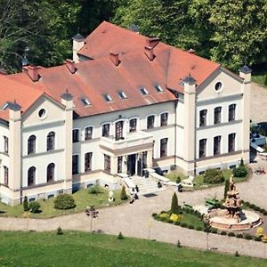 Palac Slonowice Bed and Breakfast Brzeżno Exterior photo