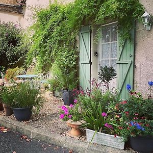 Maison La Roche Gite Βίλα L'Isle-Jourdain  Exterior photo