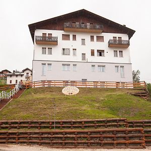 Alle Arce Ξενοδοχείο Domegge di Cadore Exterior photo