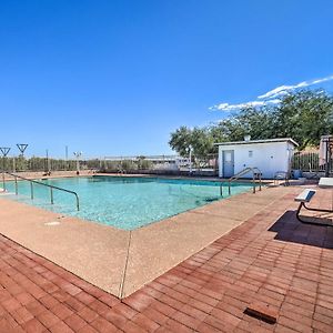 Eloy Desert Oasis With Courtyard And Pool Access! Διαμέρισμα Exterior photo