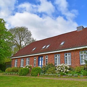 Apartment In Schultenbrook With Garden Metelsdorf Exterior photo