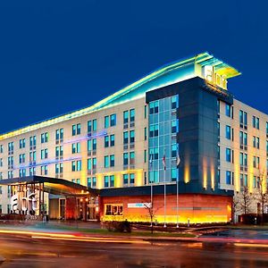 Aloft Montreal Airport Ξενοδοχείο Dorval Exterior photo