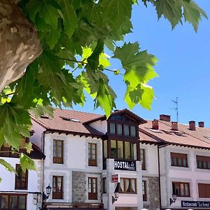 Hostal La Serna Ξενοδοχείο Potes Exterior photo