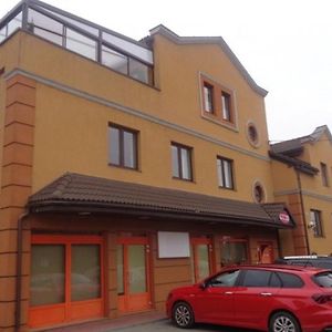 Noclegi Viva Mszczonów Exterior photo