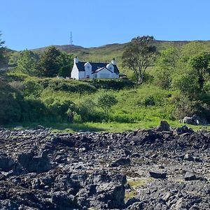 Tighnamara-Skye Bed and Breakfast Saasaig Exterior photo