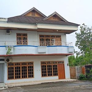 Oyo 92659 Wisma Deli Syariah Ξενοδοχείο Pangkadjene Exterior photo