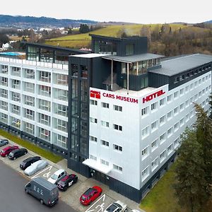 Hotel Double Red Cars Museum Brezno Exterior photo