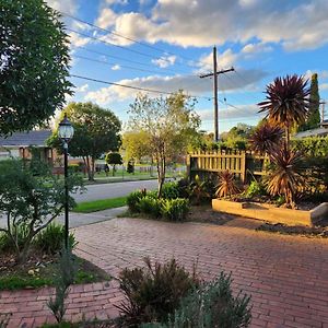 Home In Frankston Exterior photo