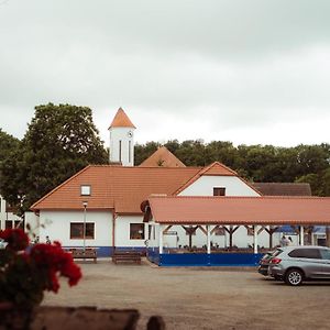 Cechuv Dvur Ξενοδοχείο Louka  Exterior photo