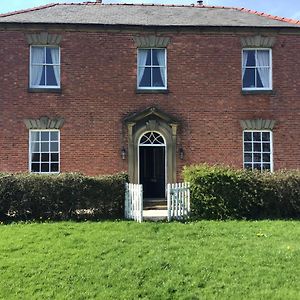 Plas Bostock Farm Bed and Breakfast Ρέξαμ Exterior photo