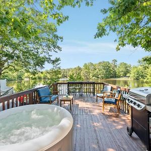 Lakefront Retreat W Hot Tub Grill And Kayaks Βίλα Mays Landing Exterior photo