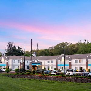 Best Western Plus New England Inn & Suites Berlin Exterior photo