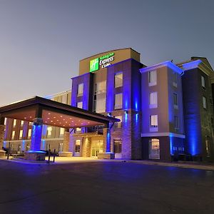 Holiday Inn Express Hotel & Suites Starkville, An Ihg Hotel Exterior photo