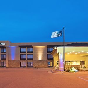 Holiday Inn Express Hotel & Suites Colby, An Ihg Hotel Exterior photo