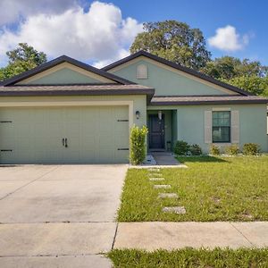 Tavares Retreat With Covered Patio And Private Yard Βίλα Exterior photo