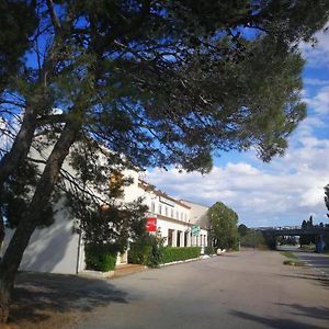 Hostal Brindis Ξενοδοχείο Viladamat Exterior photo