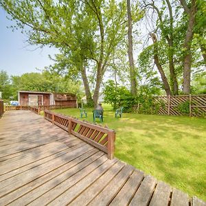 Lake Erie Getaway With Private Pool And Yard! Βίλα Conneaut Exterior photo