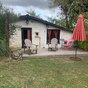 Le Petit Lodge Cosy Saint-Savinien Exterior photo