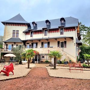 Le Manoir- Cluny Bed and Breakfast Exterior photo