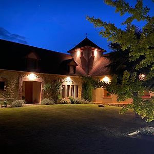 Domaine Des Pierres Trouvees Bed and Breakfast Saint-Vincent  Exterior photo