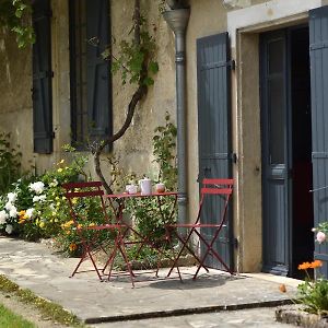 Un Jardin Et Trois Maisons Bed and Breakfast Brux Exterior photo