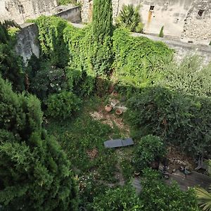 Le Clos Des Consuls Bed and Breakfast Tarascon Exterior photo