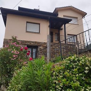 Hostal La Parrilla Ξενοδοχείο Mieses Exterior photo