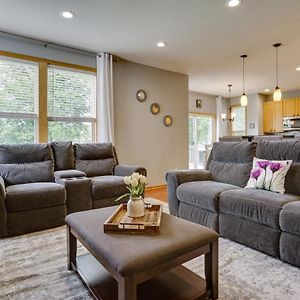 Spacious Maple Grove Retreat With Playground! Βίλα Exterior photo