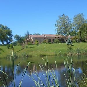 Aux Quatre Vents Bed and Breakfast Bussiere-Galant Exterior photo