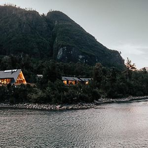 Tawa Refugio Del Puelo Ξενοδοχείο Puelo River Exterior photo