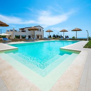 Villa Carmiano Luxury Bedrooms In Avola In The Province Of Syracuse With Spa And Swimming Pool And Wonderful Seaview Exterior photo