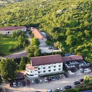 Casa Colinelor Ξενοδοχείο Urlati Exterior photo