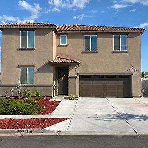 Large Master Room With Private +Office Area +Tv On The Second Floor Riverside Exterior photo