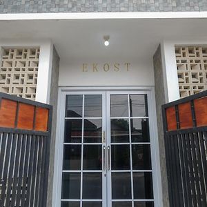 Koolkost Syariah Near Luwes Gentan Park Ξενοδοχείο Sukoharjo Exterior photo