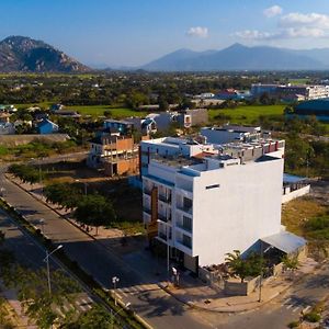 Hoa Huong Duong Hotel Phan Rang Exterior photo