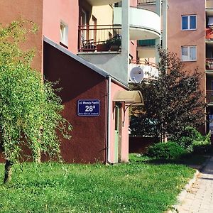 Nr 3 Europa22 Standard Apartament Centrum Tomaszowa Maz Blisko Szpitala I Areny Lodowej Z Wanna I Parkingiem Διαμέρισμα Tomaszów Mazowiecki Exterior photo