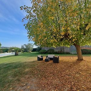 La Garenne Bed and Breakfast Virazeil Exterior photo