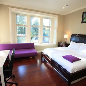 Vancouver Metrotown Guest House 8 Mins Walk To Sky Train Μπέρναμπι Exterior photo