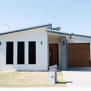 New Home Close To Airport Hospital Coles & Resto Mackay Exterior photo