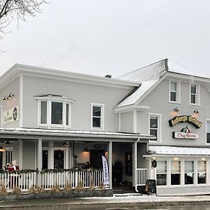 Auberge Des Cantons Ξενοδοχείο Magog Exterior photo