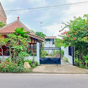 Labinda Homestay Caruban Mitra Reddoorz Madiun Exterior photo