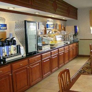 Comfort Inn Near Ouabache State Park Bluffton Restaurant photo