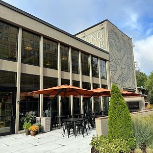 Meeting House Ξενοδοχείο Falls Church Exterior photo