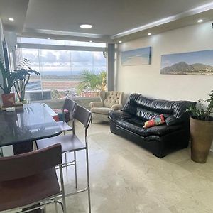 Comodo Apartamento Frente Al Aeropuerto Maiquetia Διαμέρισμα Catia La Mar Exterior photo