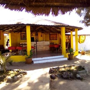 One Love Beach Bar Ξενοδοχείο Ghana Town Exterior photo