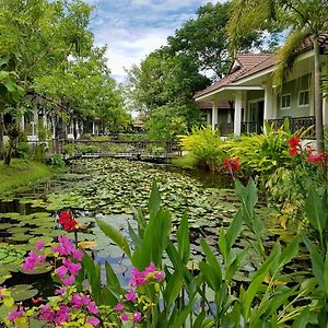 Le Charme Sukhothai Historical Park Ξενοδοχείο Exterior photo