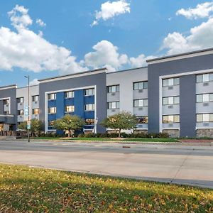 Best Western Plus Milwaukee West Ξενοδοχείο Exterior photo