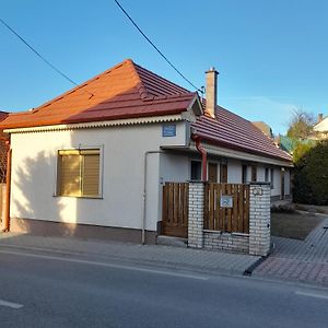 Falusi Vendeghaz Διαμέρισμα Etyek Exterior photo